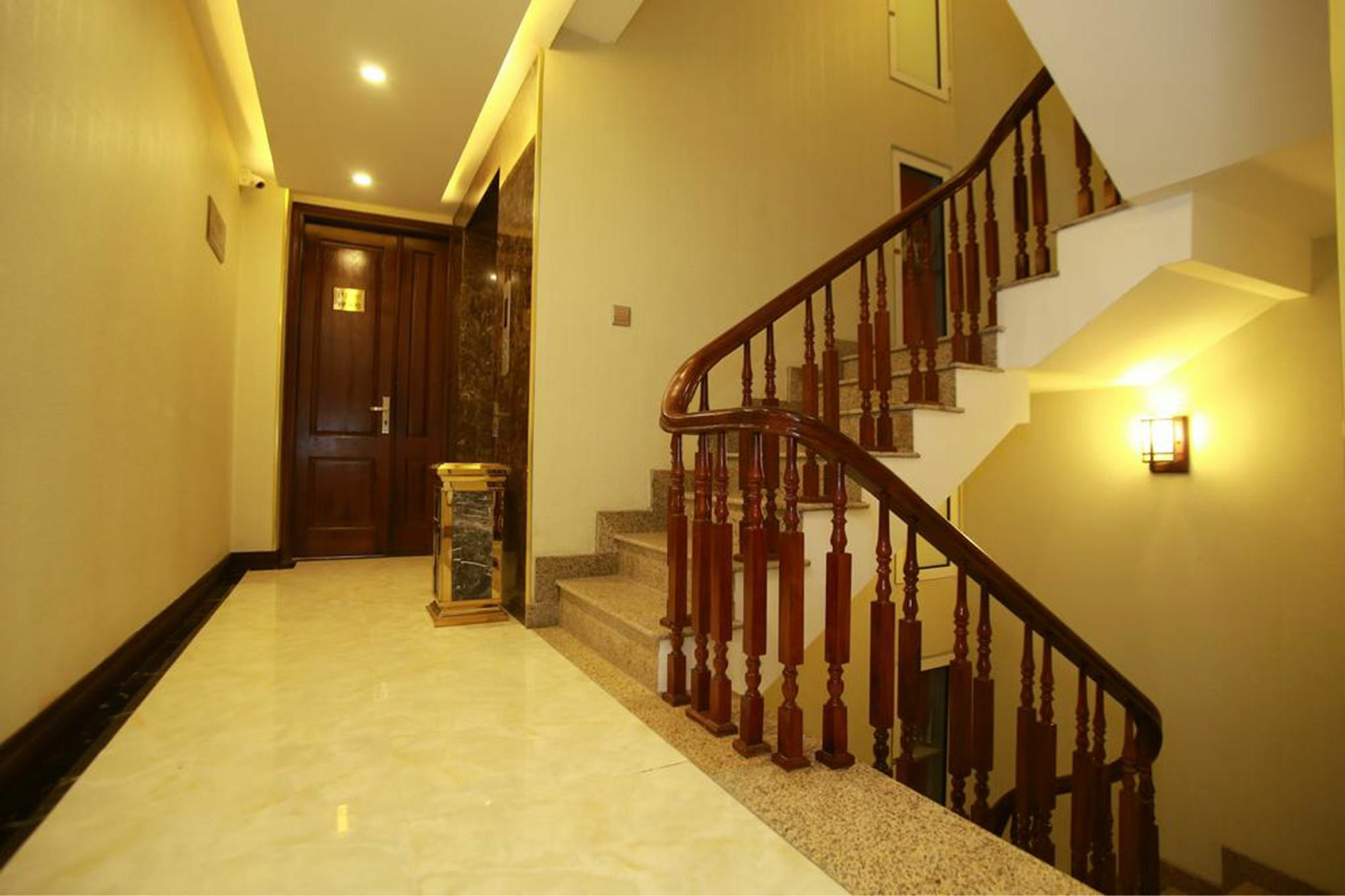 Mayfair Hotel & Apartment Hanoi — Photos 3